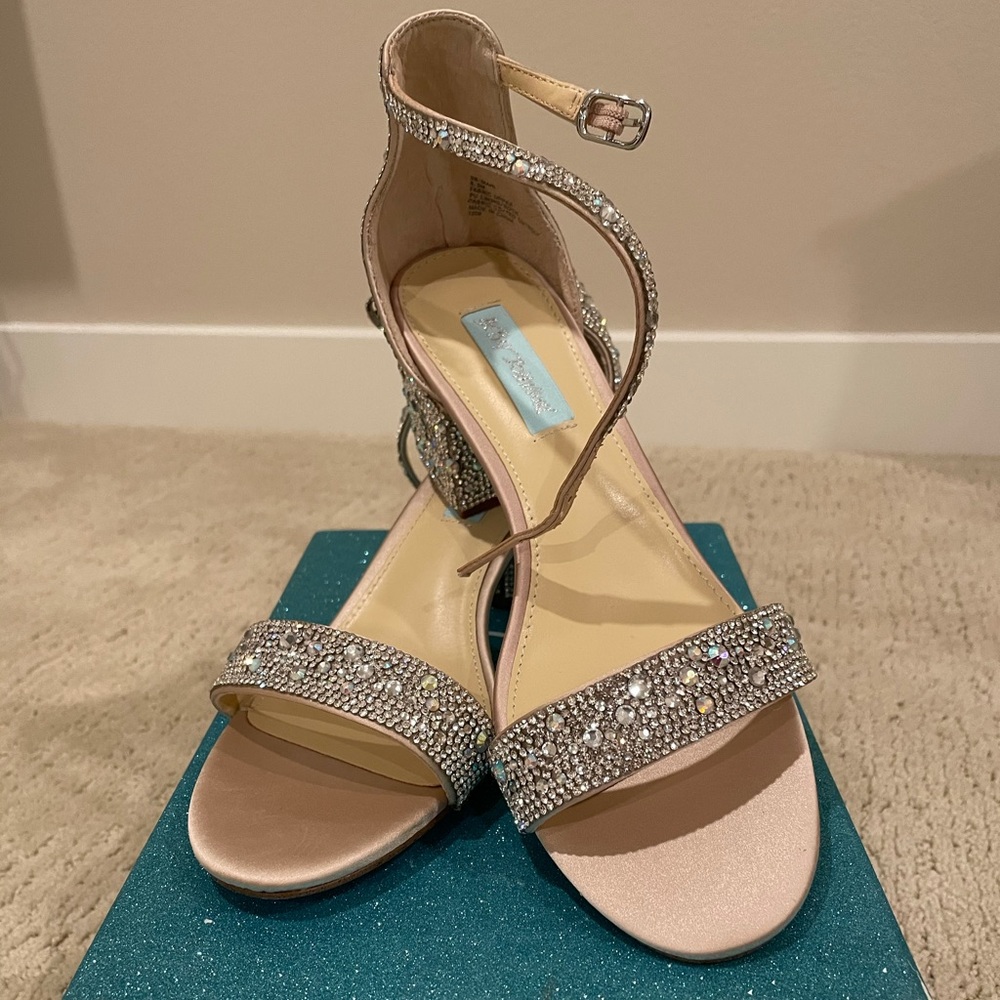 Betsy Johnson Rhinestone Shoe 8.5 Mari